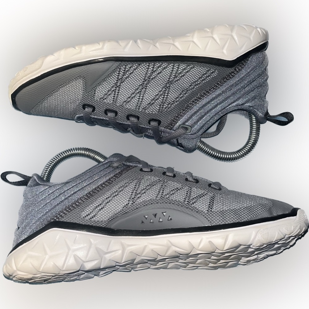 Gray Jordan Flight Flex Trainers 654956–003 Size 5Y